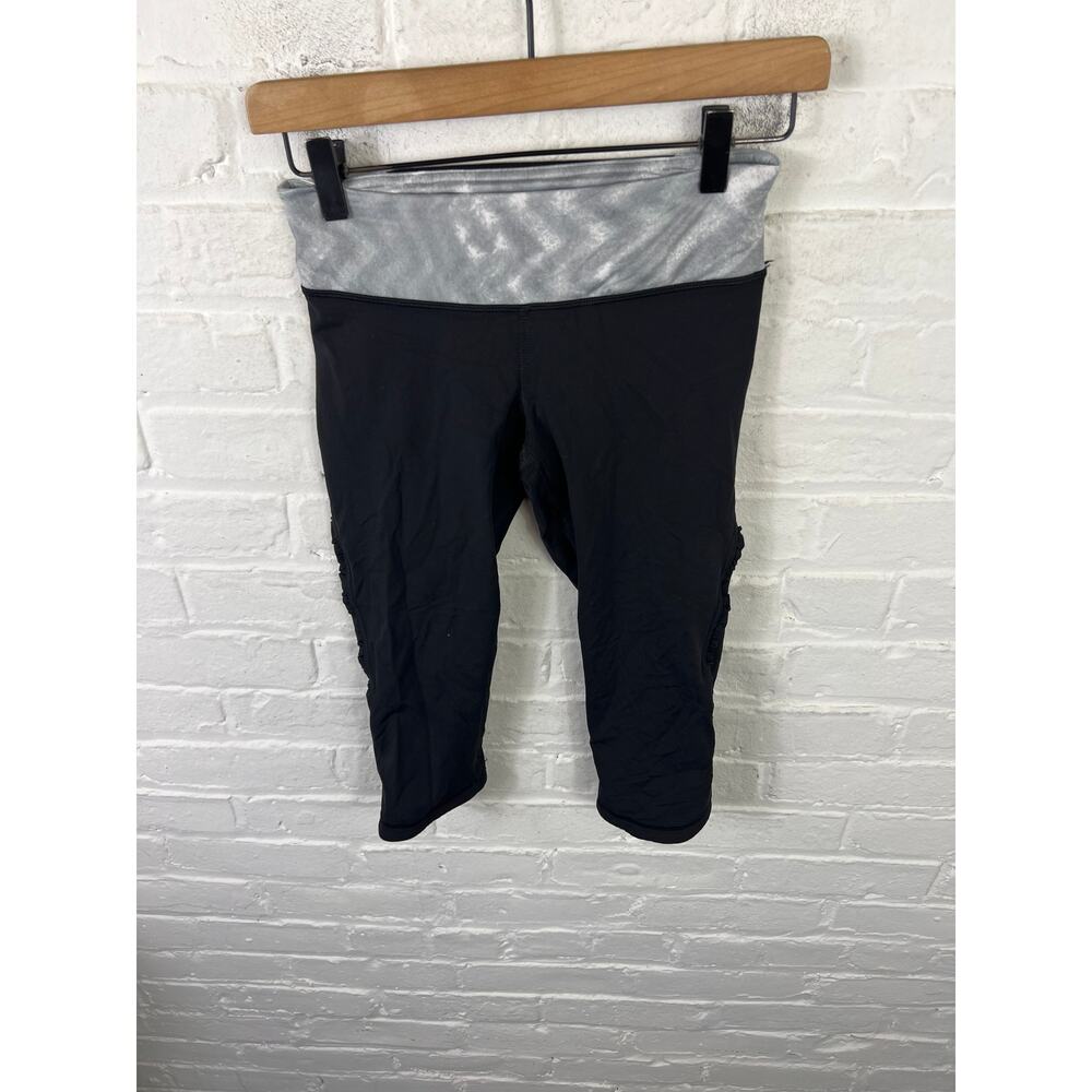 Lululemon Women's Ruffle Capri Cropped Leggings Stretch Black/Silver Size 4